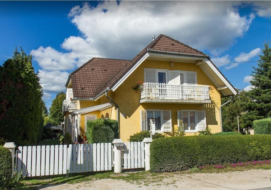 Gizella Haz Apartment Keszthely Exterior foto